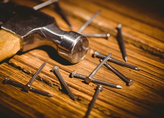 Clavos y Herramientas